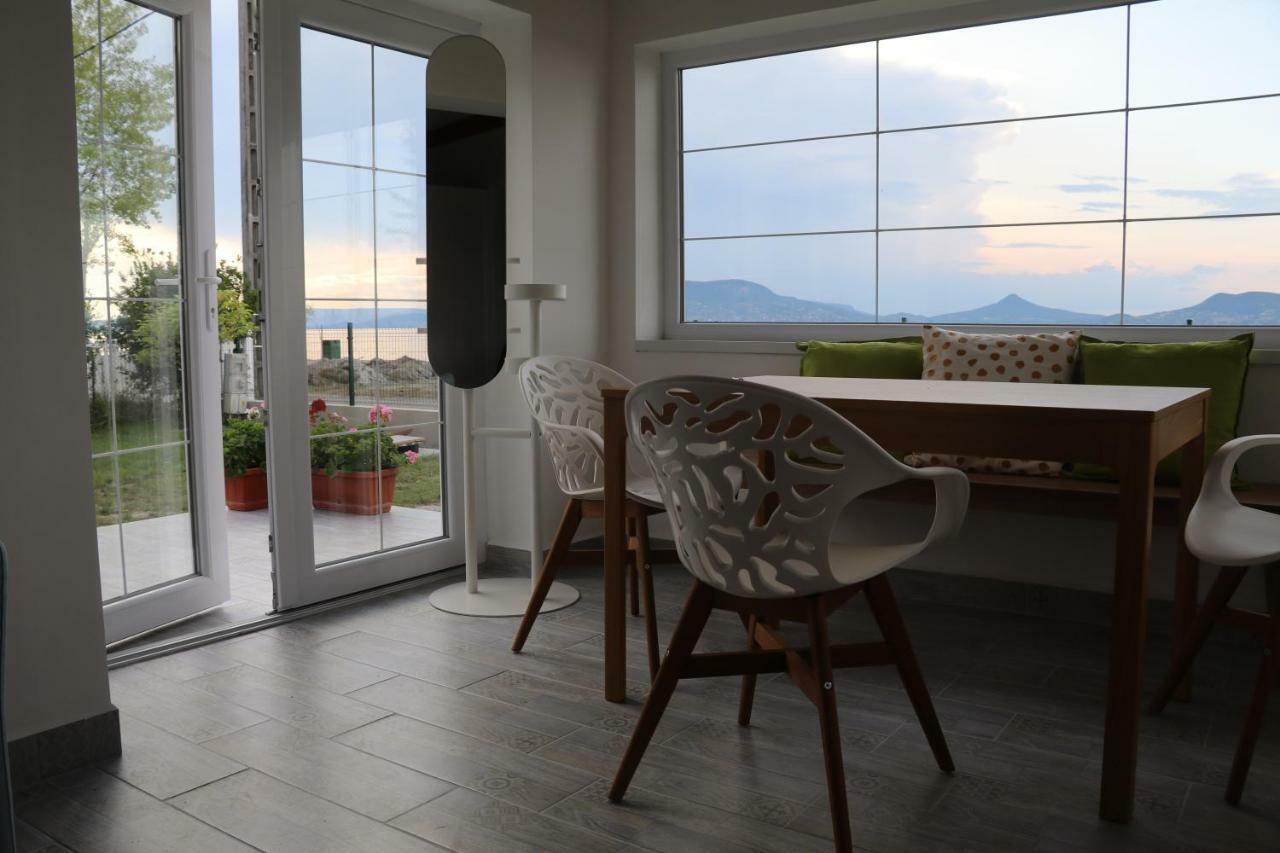 Exclusive Beachfront Villa Fonyód Exterior foto